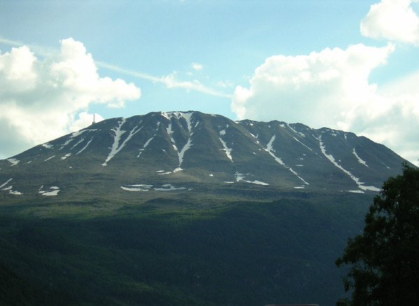 Fjll med sn vid Rjukan